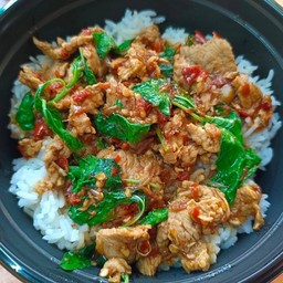 ข้าวกระเพราหมูชิ้น