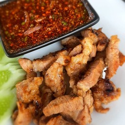 คอหมูย่างจิ้มแจ่ว