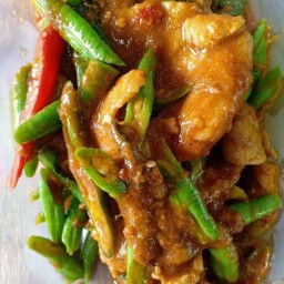 ผัดพริกแกง (เป็นกับข้าว)