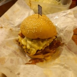 Bacon Mac & Cheese Pork Burger