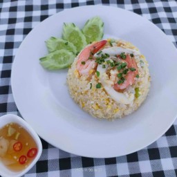 ข้าวผัดทะเล
