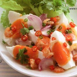 ยำไข่เค็ม