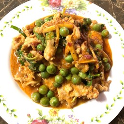 ผัดเผ็ดหมูชิ้น (ราดข้าว)