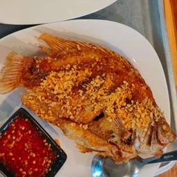 ปลาทับทิมทอดกระเทียม