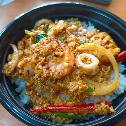 ข้าวผัดผงกะหรี่ทะเล