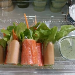 สลัดโรล ปูอัด+ไส้กรอก