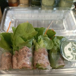 สลัดโรลทูน่า