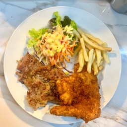 สเต็กสันคอหมู+ไก่กรอบ