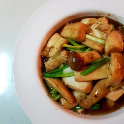 ผัดเห็ดออรินจิ (Pad Hed)