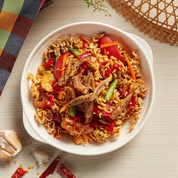 ตำมาม่ากรอบ Crispy Instant Noodles Salad