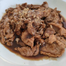 ผัดกระเทียมพริกไทย กับข้าว