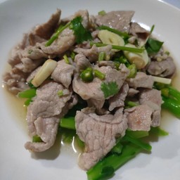 ยำหมูมะนาว