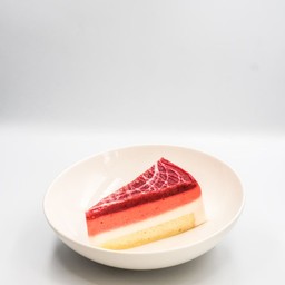 STRAWBERRY YOGURT MOUSSE CAKE