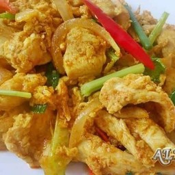 ผัดผงกะหรี่ไก่