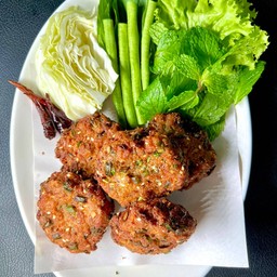 ลาบหมูทอด