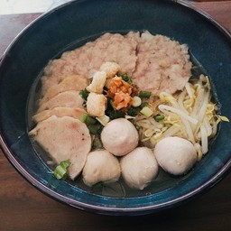 เกาเหลาเอ็นหมู หมูแผ่น ลูกชิ้น