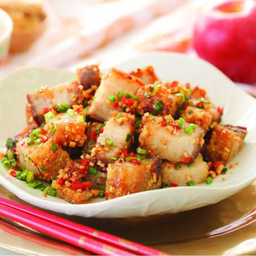 หมูกรอบคั่วพริกเกลือ