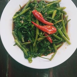 ผัดผักบุ้งไฟแดง