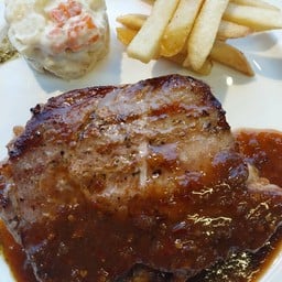 สเต็กเนื้อสันแหลมซอสแจ่ว