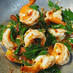 ผัดกะเพรากุ้ง