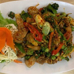 ผัดเผ็ดหมูป่า