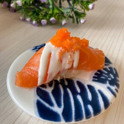 แซลม่อนสลัด