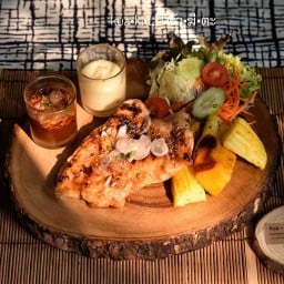 kua•ki•ta l คัว•ฆี•ตะ (ติดสยามชัย)