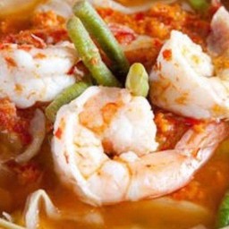 แกงส้มกุ้งสด