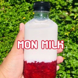 มาเเล้วจ้า Strawberry Milk Homeadeทำสดใหม่ขวดต่อขวด เนื้อเเน่นๆ สดๆ ชื่นใจ เเช่เย็นยิ่งฟิน❤️ สตอเบอร์รี่นมสด❤️