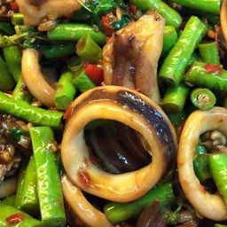 หมึกผัดพริกแกงใต้ เป็นกับข้าว ฟรีข้าว 1ถุง