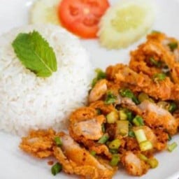 ข้าวลาบไก่กรอบ