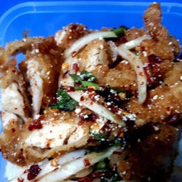 ยำไก่แซ่บ