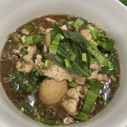 ก๋วยเตี๋ยวน้ำตกเจ้พิน