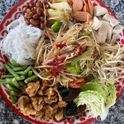 ส้มตำถาด