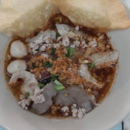 เส้นเล็กต้มยำโบราณน้ำ