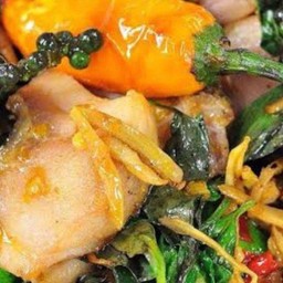 ผัดฉ่าปลาดอลลี่