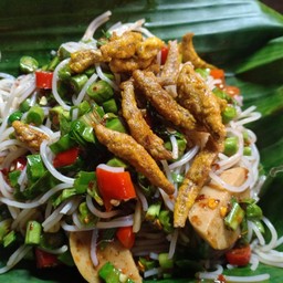 ยำขนมจีนหมูยอ