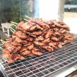 ข้าวเหนียวหมูปิ้งน้ำจิ้มแจ่ว
