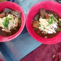 เจ๊เข็มก๋วยเตี๋ยวไก่
