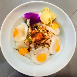 ข้าวหน้าแซลมอนหอยเชลล์