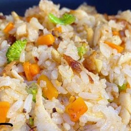 ข้าวผัดไก่กรอบ