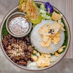 ข้าวหน้าหมูหวาน ไข่ยี 2 ฟอง