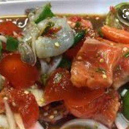 ยำปลาแชลม่อน กุ้งสด ปลาร้า