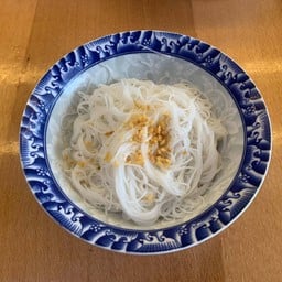 เส้นหมี่ขาว