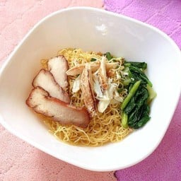 บะหมี่เนื้อปูหมูแดง
