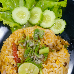 ข้าวผัดคะน้าปลาเค็มใส่เนื้อ