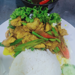 ผัดพริกแกงสะตอไก่