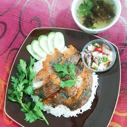 ปลานิลทอด สดใหม่ ทุกวัน แม่ครัวทำเองทุกขั้นตอน เรื่องความสะอาดและความคาวไร้กังวล