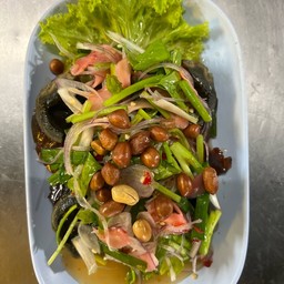ยำไข่เยี่ยวม้า
