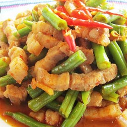 ข้าว ผัดพริกแกง หมู3ชั้นล้วน กล่องใหญ่